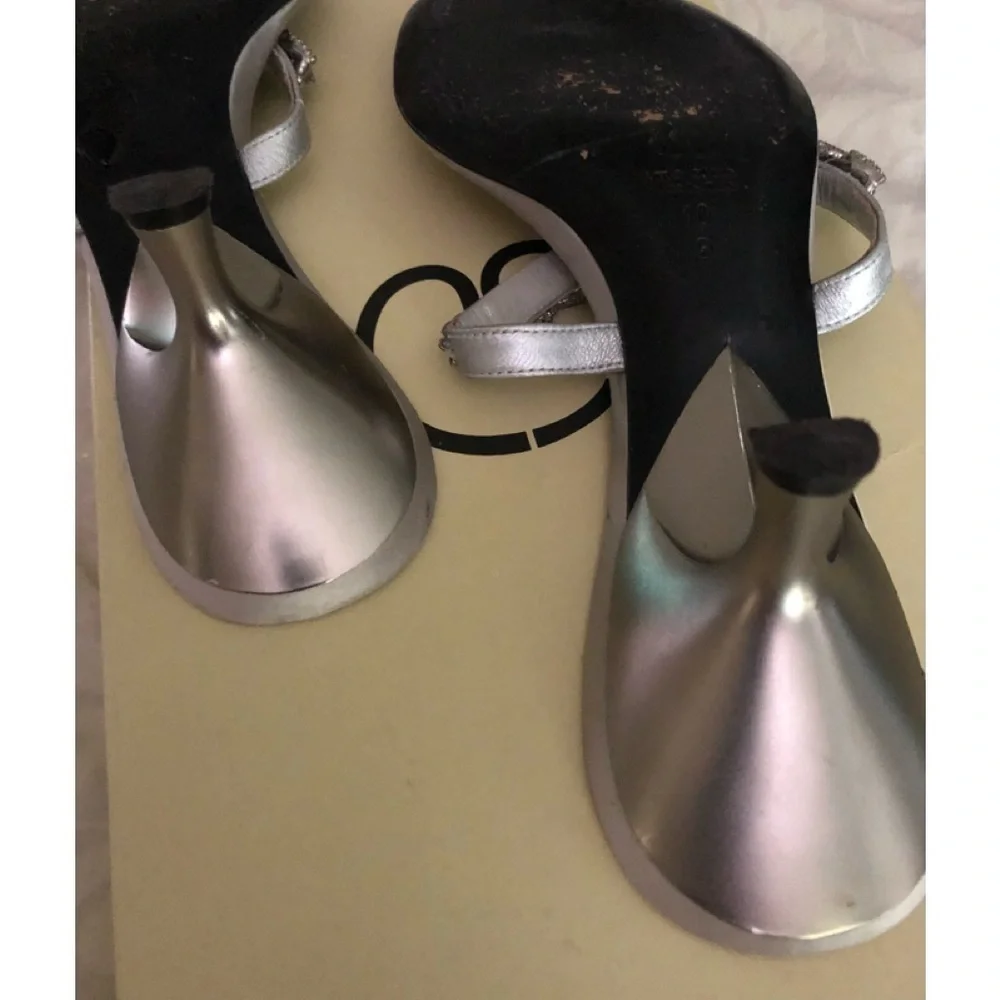St. John size 10 silver rhinestone kitten heel w/ silver wore 1-2x